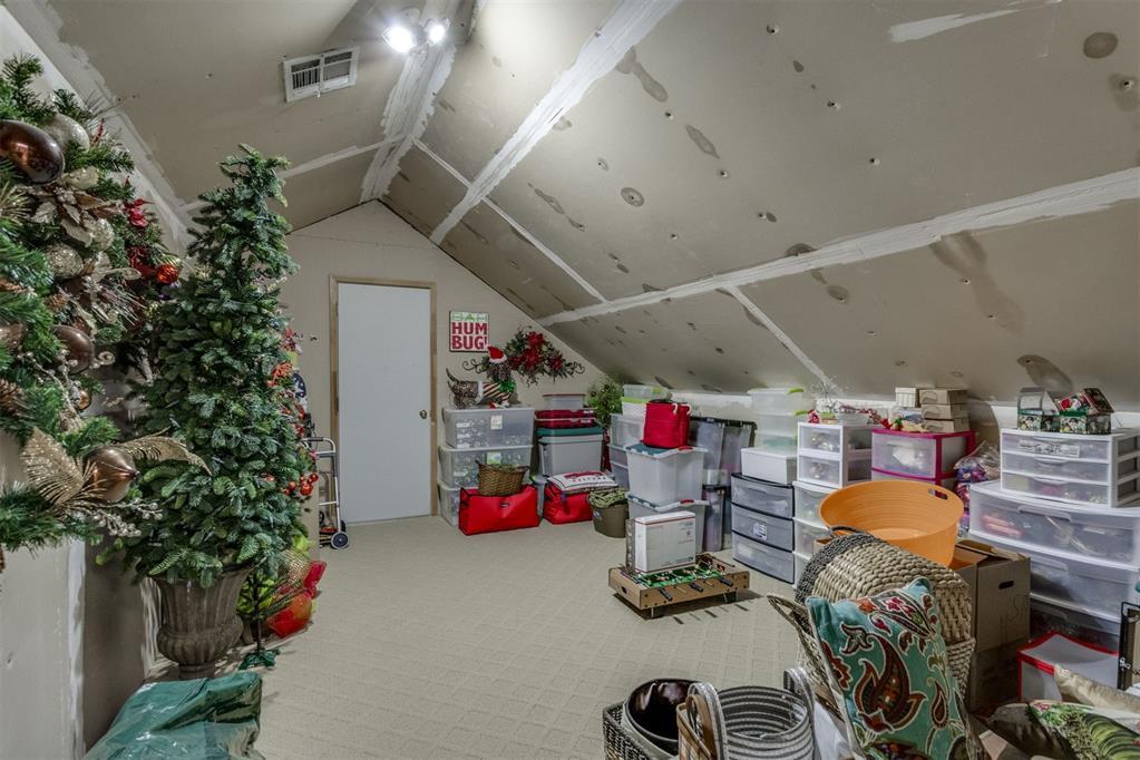 10116 Thompson Avenue Property Photo 45