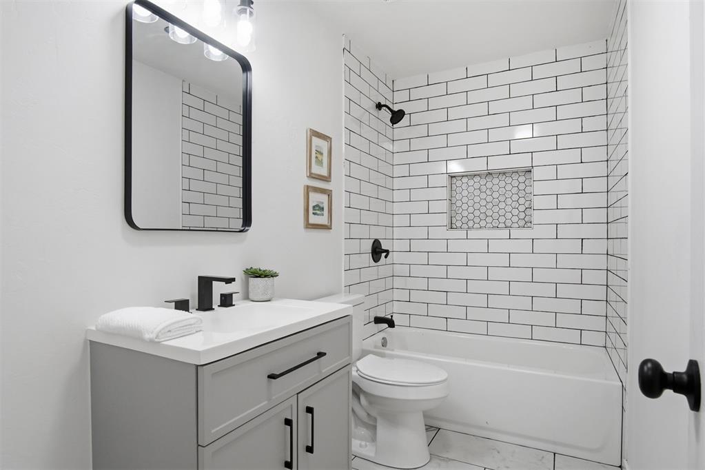 915 S 6th Street Property Photo 23
