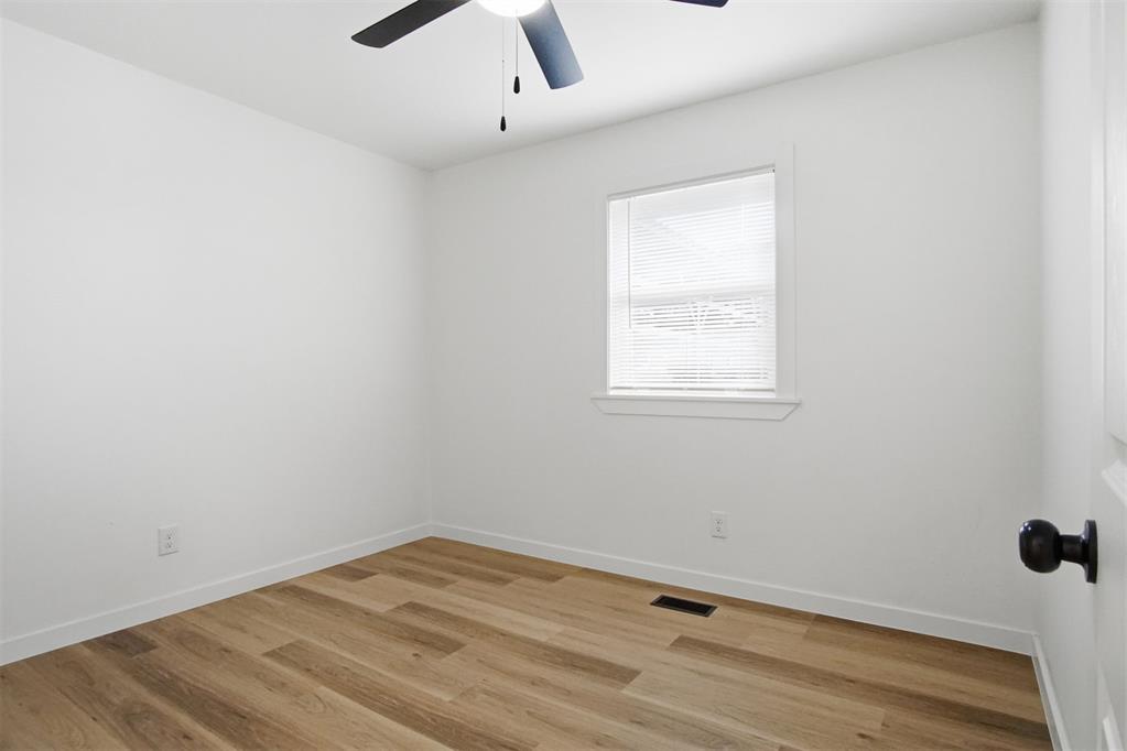 915 S 6th Street Property Photo 27