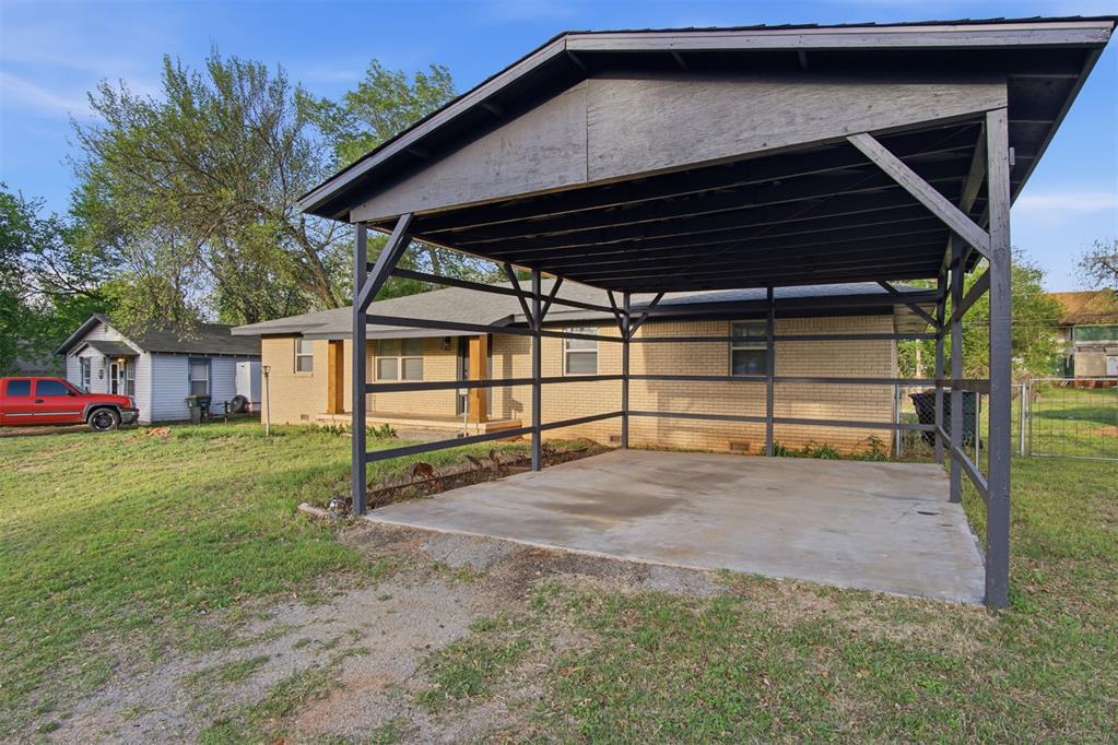915 S 6th Street Property Photo 40
