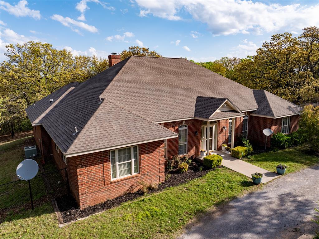 342420 E 1070 Road Property Photo 2