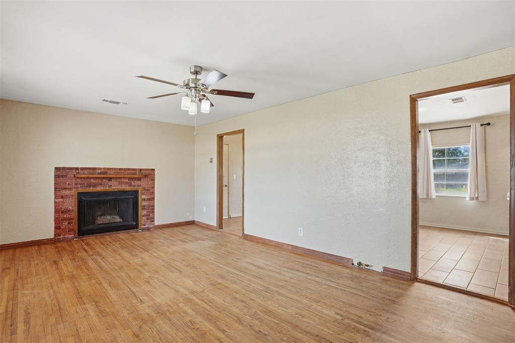 313 E Davis Avenue Property Photo 14