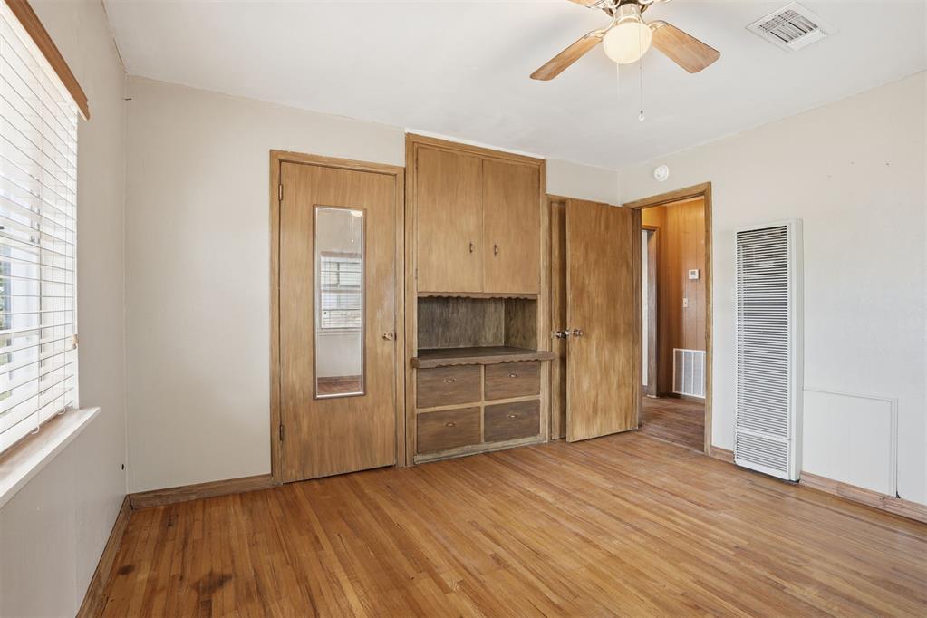 313 E Davis Avenue Property Photo 25