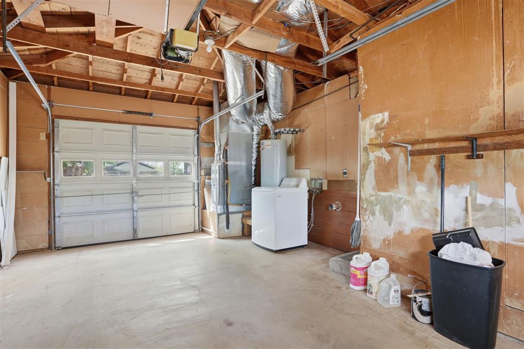 313 E Davis Avenue Property Photo 30