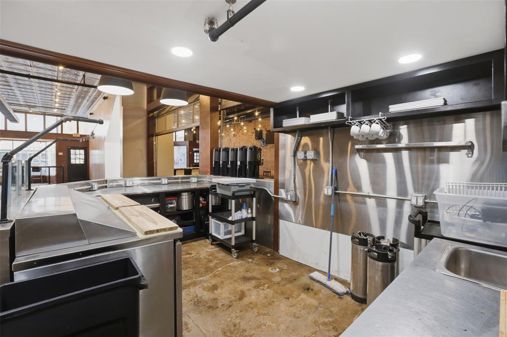 120 E Randolph Avenue Property Photo 8