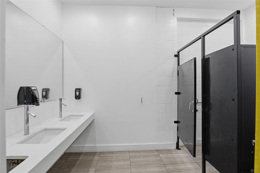 120 E Randolph Avenue Property Photo 21