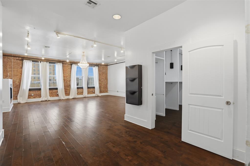 120 E Randolph Avenue Property Photo 23