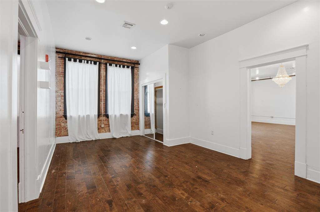 120 E Randolph Avenue Property Photo 29
