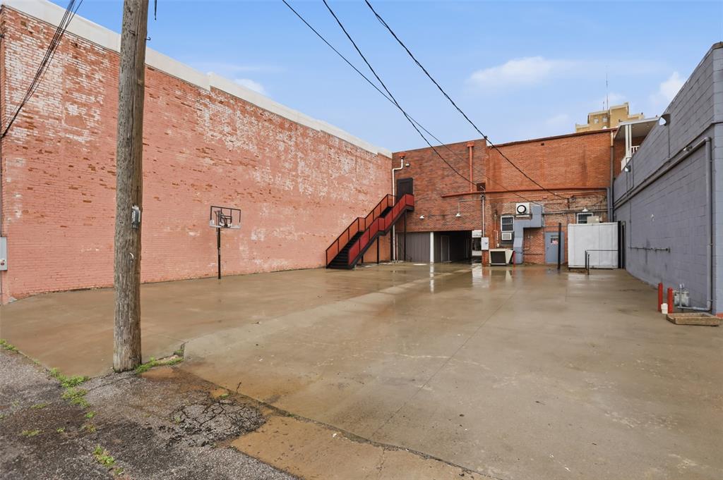 120 E Randolph Avenue Property Photo 47