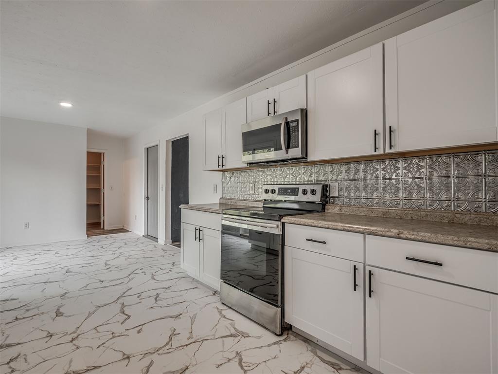 3407 Woodvale Drive Property Photo 19