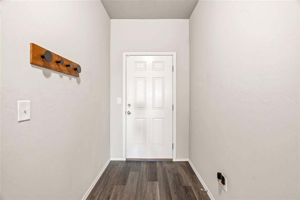 1319 Chuck Wagon Drive Property Photo 5