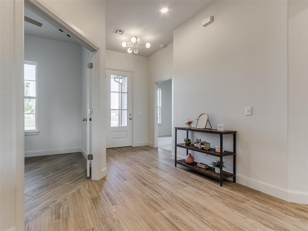 516 S Freedom Drive Property Photo 4