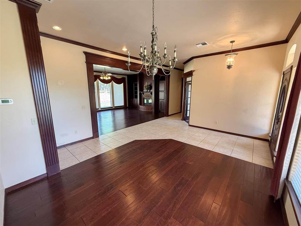 23505 E Waterloo Road Property Photo 5