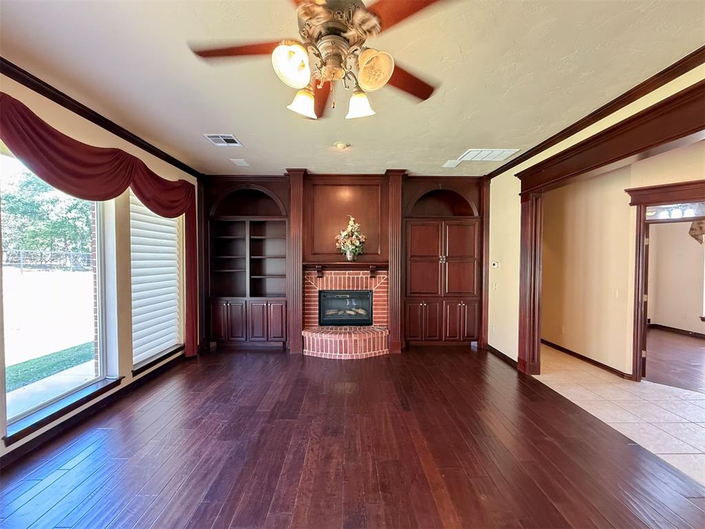 23505 E Waterloo Road Property Photo 10