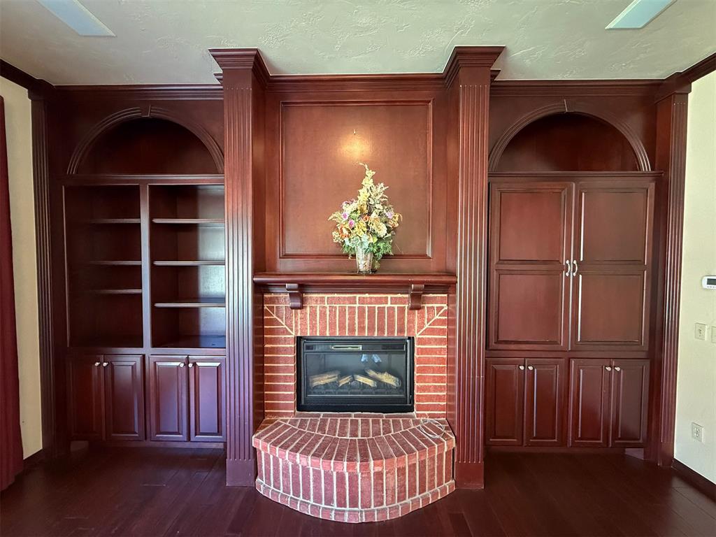 23505 E Waterloo Road Property Photo 12