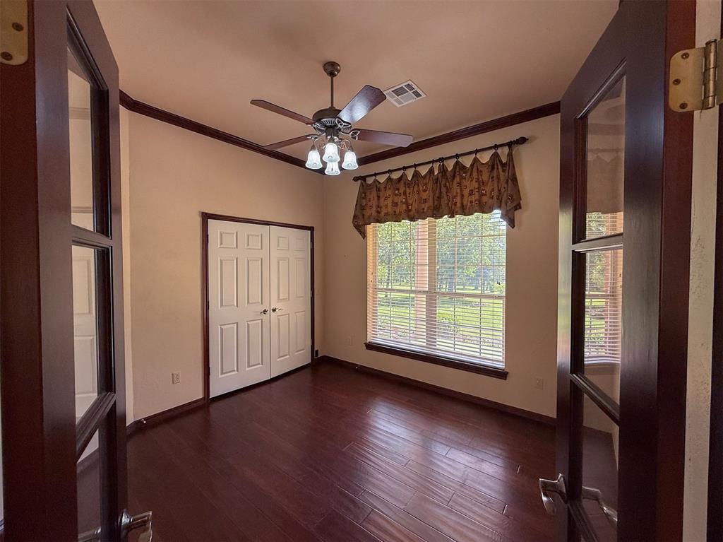 23505 E Waterloo Road Property Photo 13