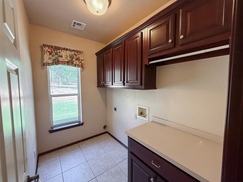 23505 E Waterloo Road Property Photo 27