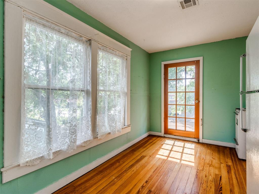 604 S Crawford Street Property Photo 33