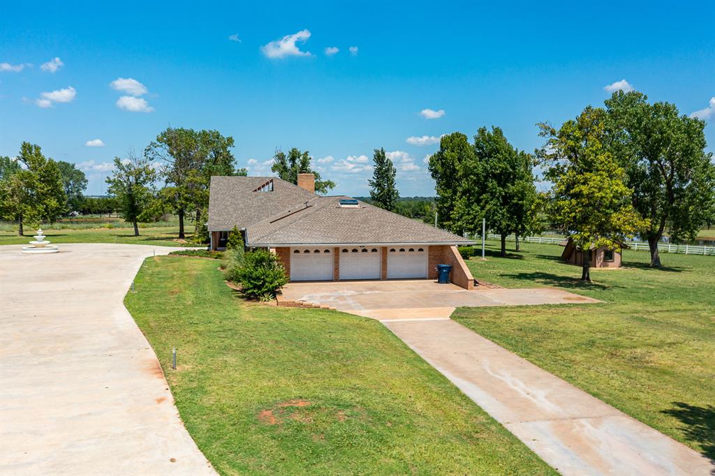 1401 E Hefner Property Photo 3