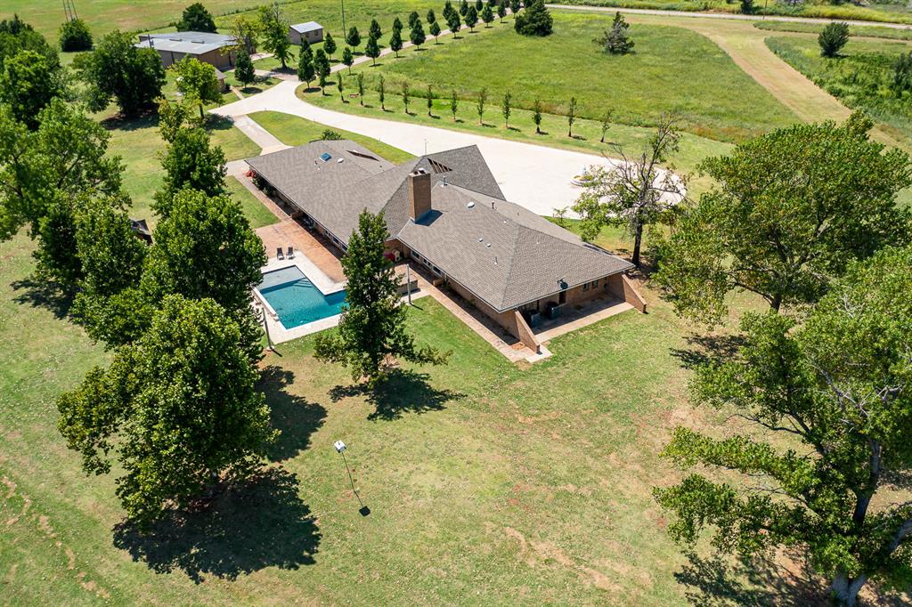 1401 E Hefner Property Photo 38