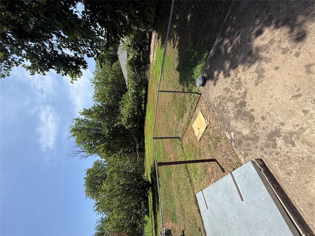 1401 E Main Street Property Photo 8