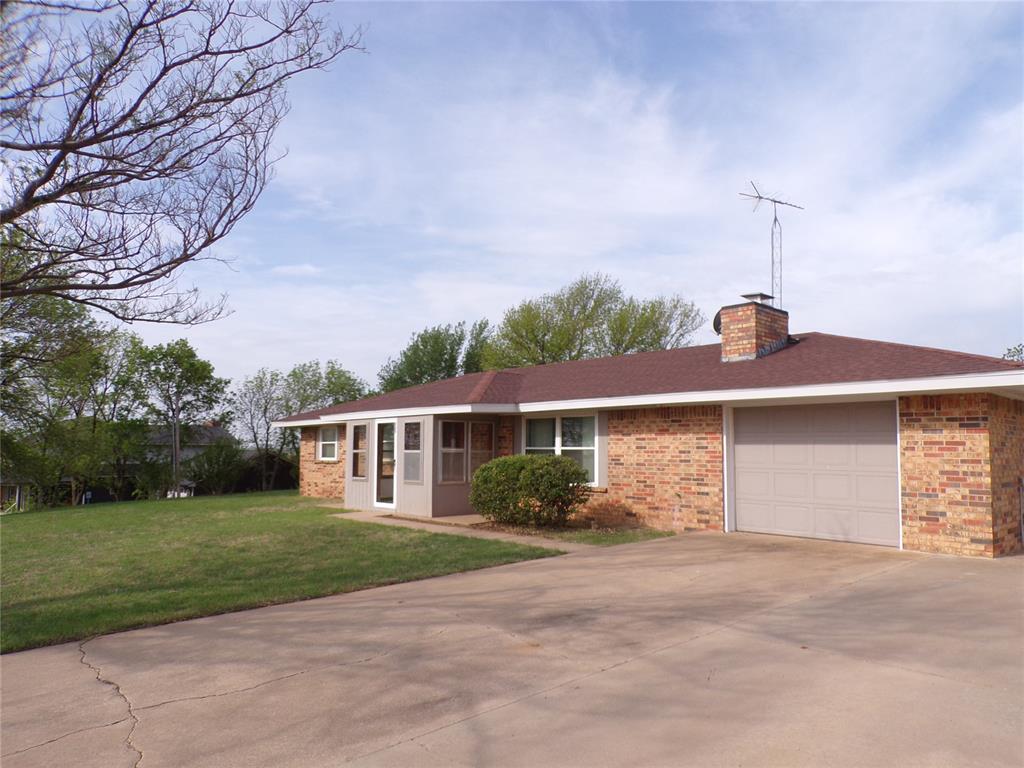 535 N Salyer Property Photo 3