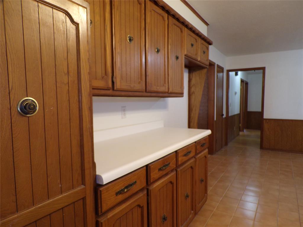 535 N Salyer Property Photo 9