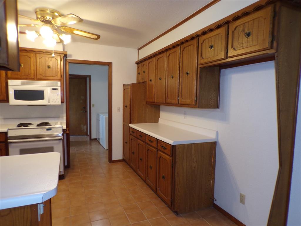 535 N Salyer Property Photo 11