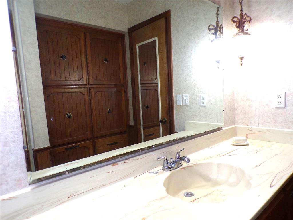 535 N Salyer Property Photo 19