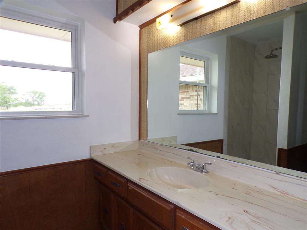 535 N Salyer Property Photo 23