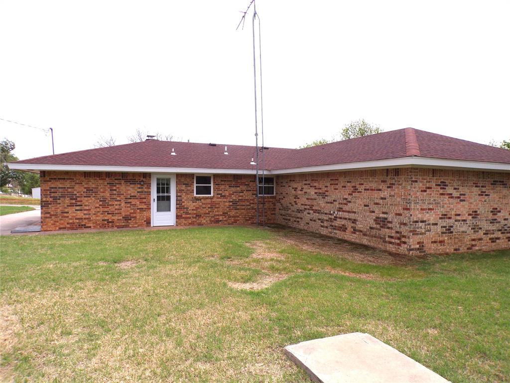535 N Salyer Property Photo 32