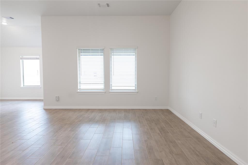 2208 Nw 170th Street Property Photo 8