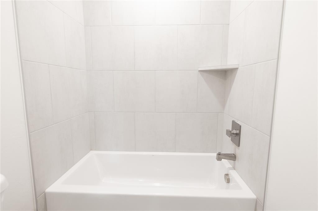 2208 Nw 170th Street Property Photo 23