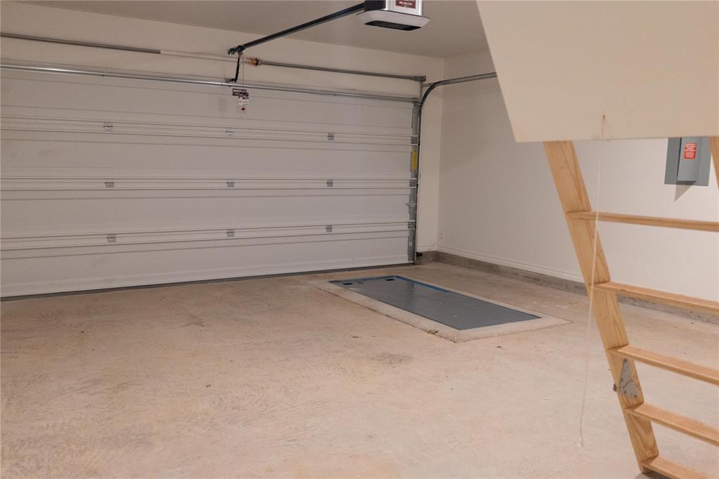 2208 Nw 170th Street Property Photo 28