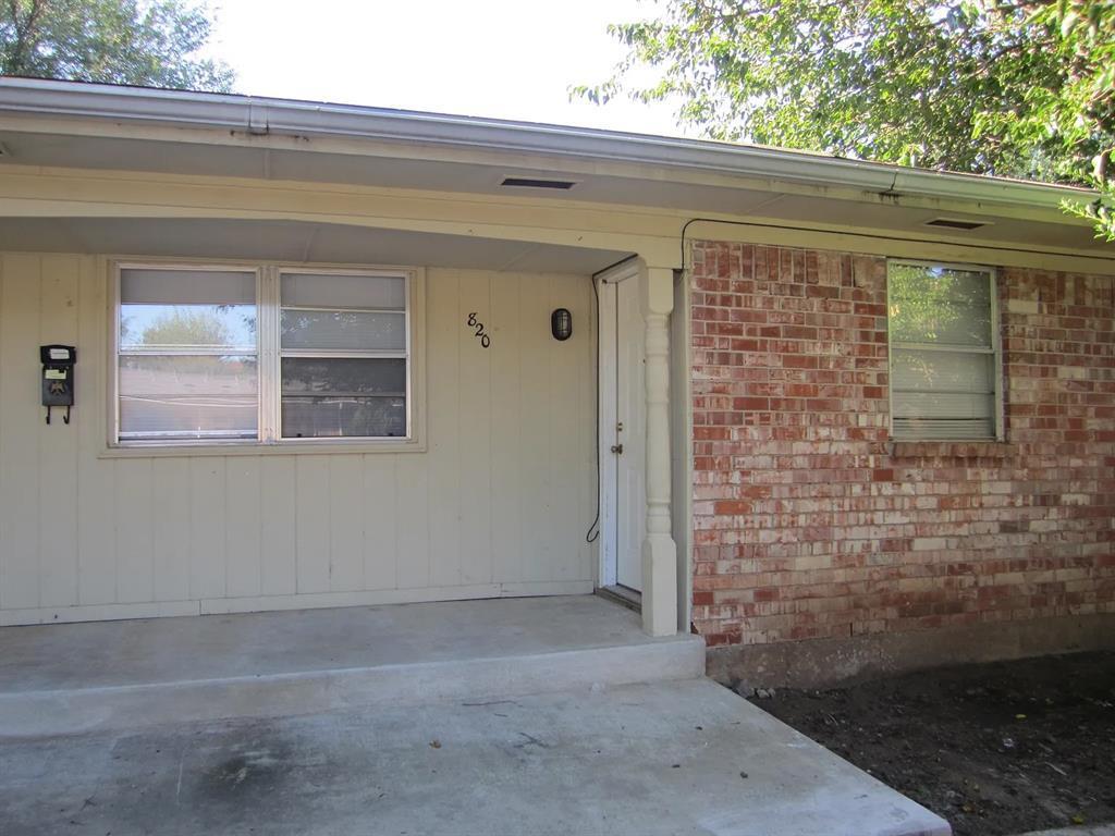 820 Russell Circle Property Photo 12