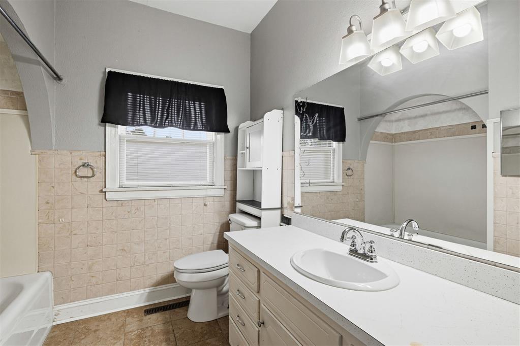 800 S Bickford Avenue Property Photo 15