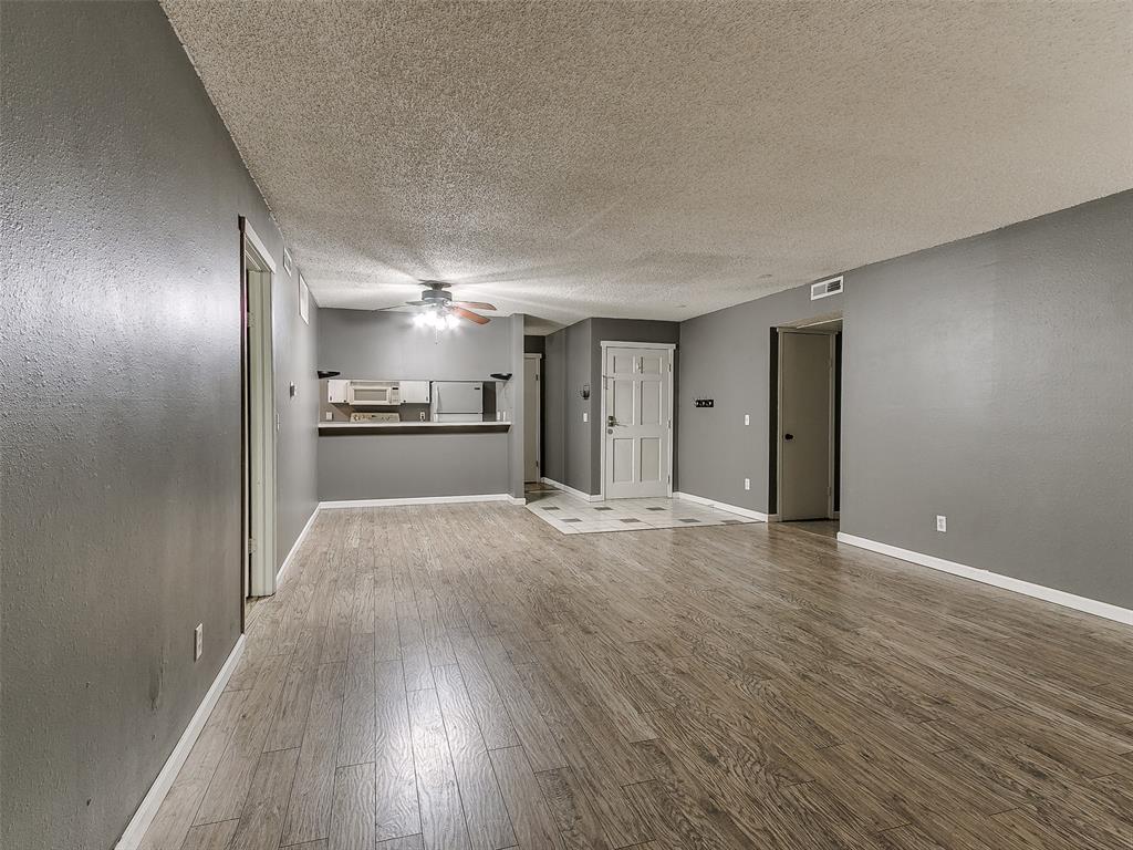 801 Cardinal Creek Boulevard C Property Photo 5