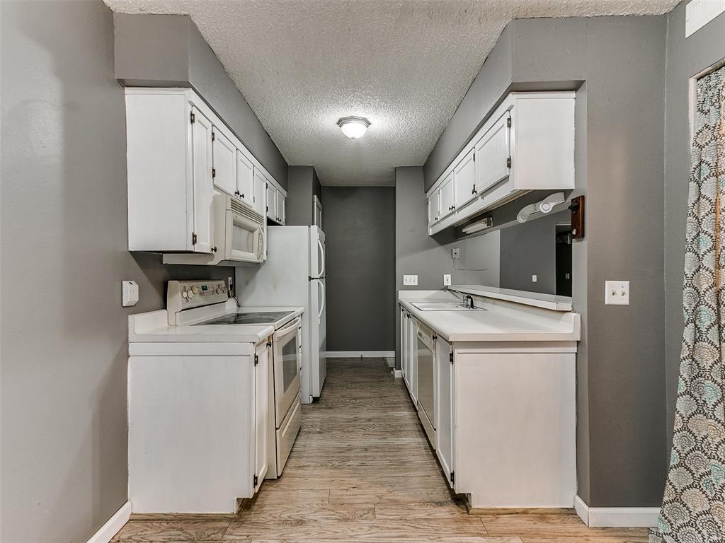 801 Cardinal Creek Boulevard C Property Photo 9