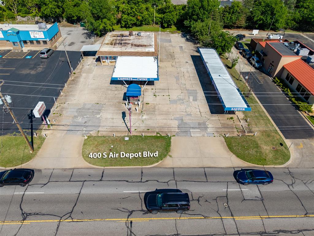 400 S Air Depot Boulevard Property Photo 2