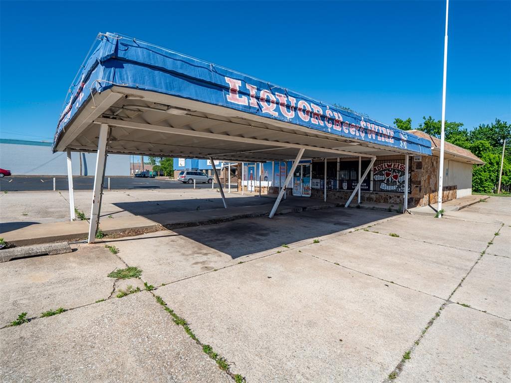 400 S Air Depot Boulevard Property Photo 12