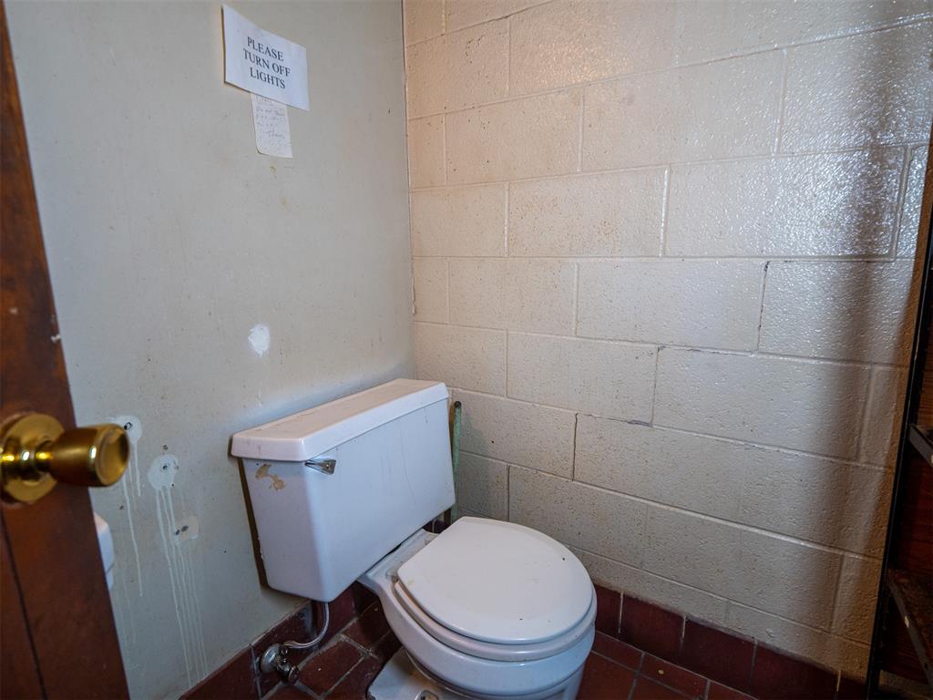 400 S Air Depot Boulevard Property Photo 26