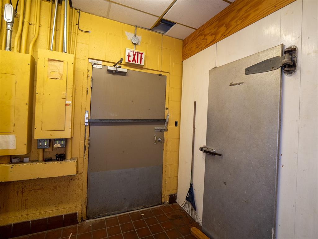400 S Air Depot Boulevard Property Photo 33
