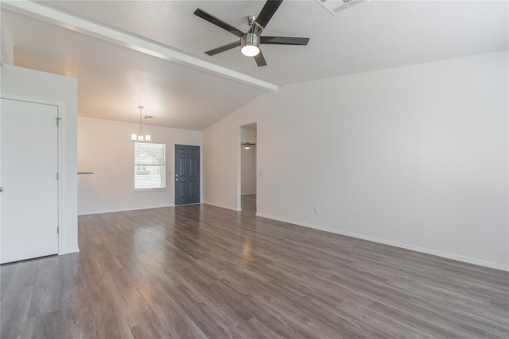2404 Hunting Horse Trail Property Photo 5