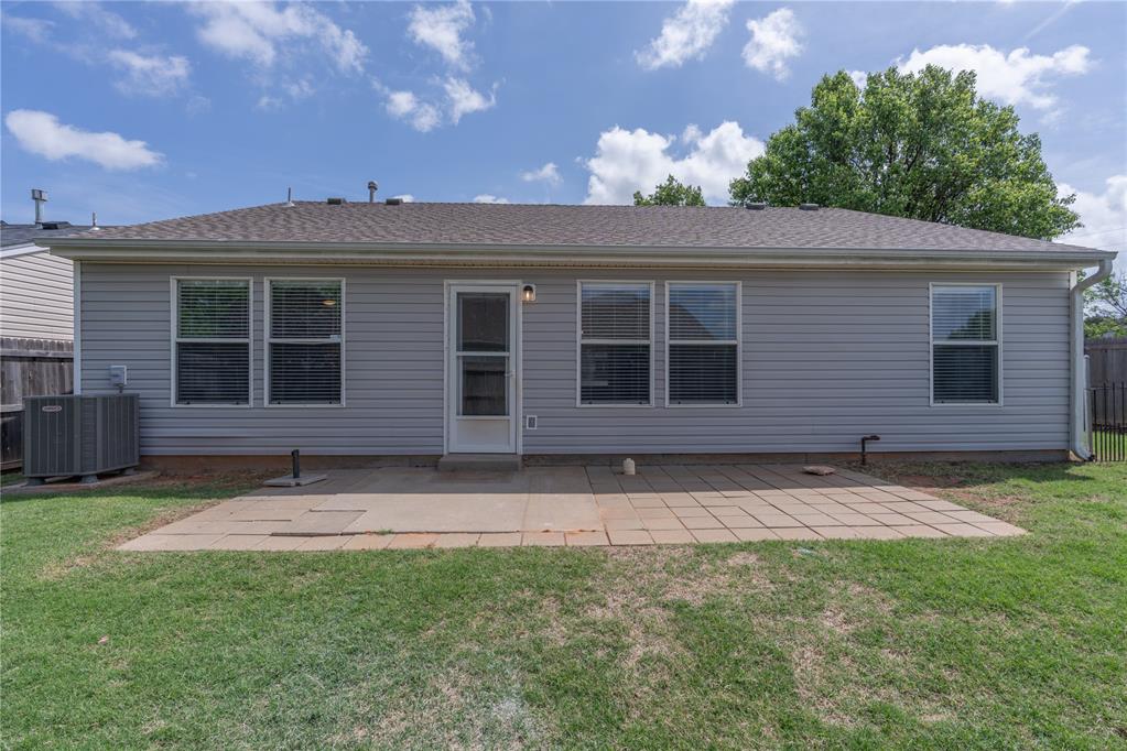 2404 Hunting Horse Trail Property Photo 34