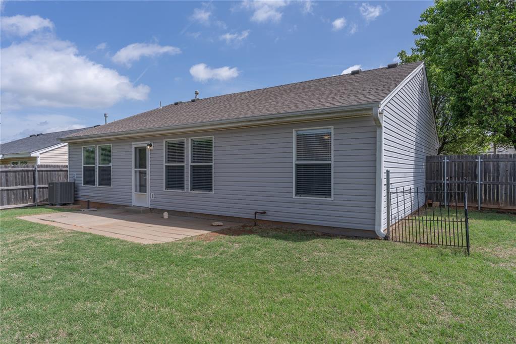 2404 Hunting Horse Trail Property Photo 35