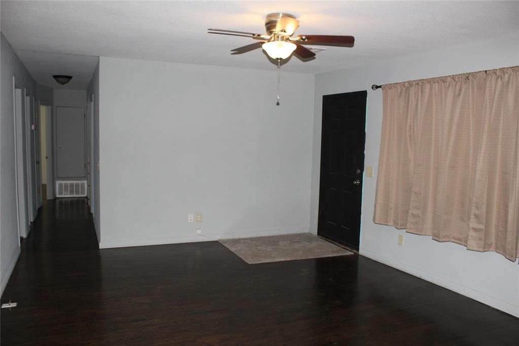 413 W 2nd Street Property Photo 8