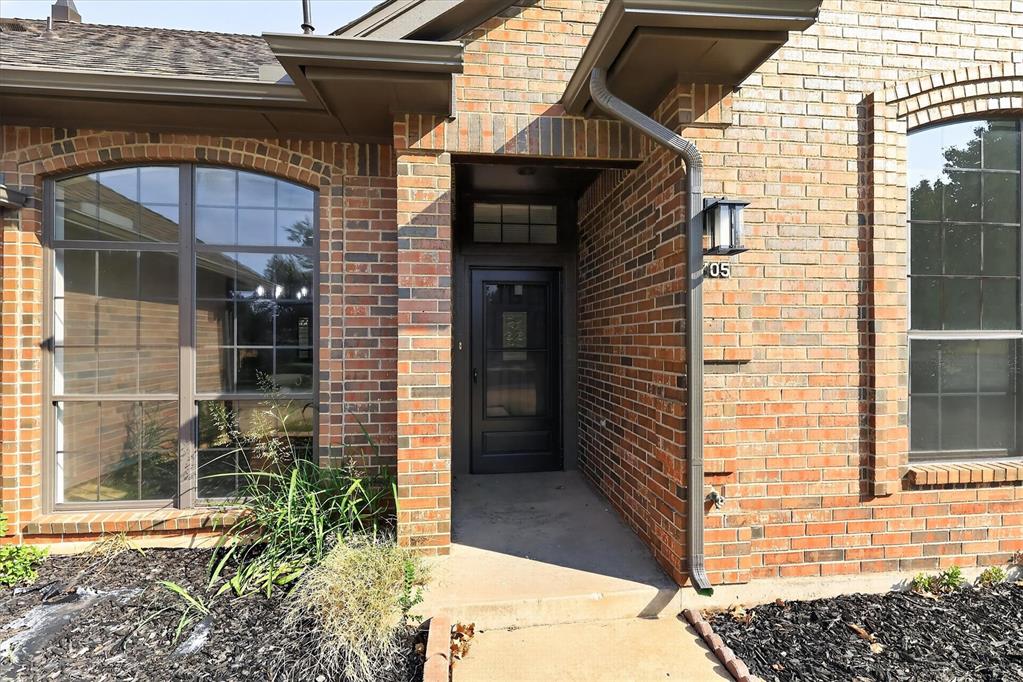 705 Nw 143rd Street Property Photo 4