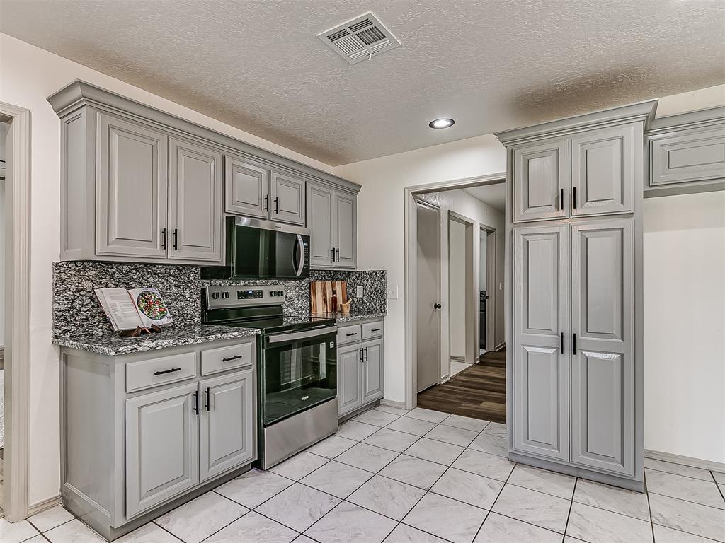705 Nw 143rd Street Property Photo 12