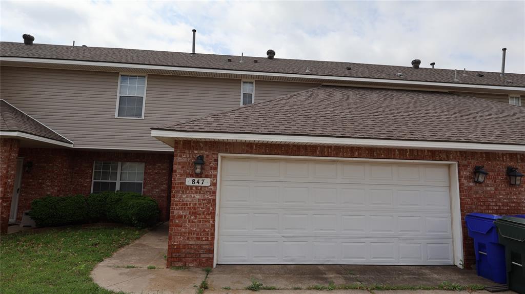 847 Rambling Oaks Property Photo 1