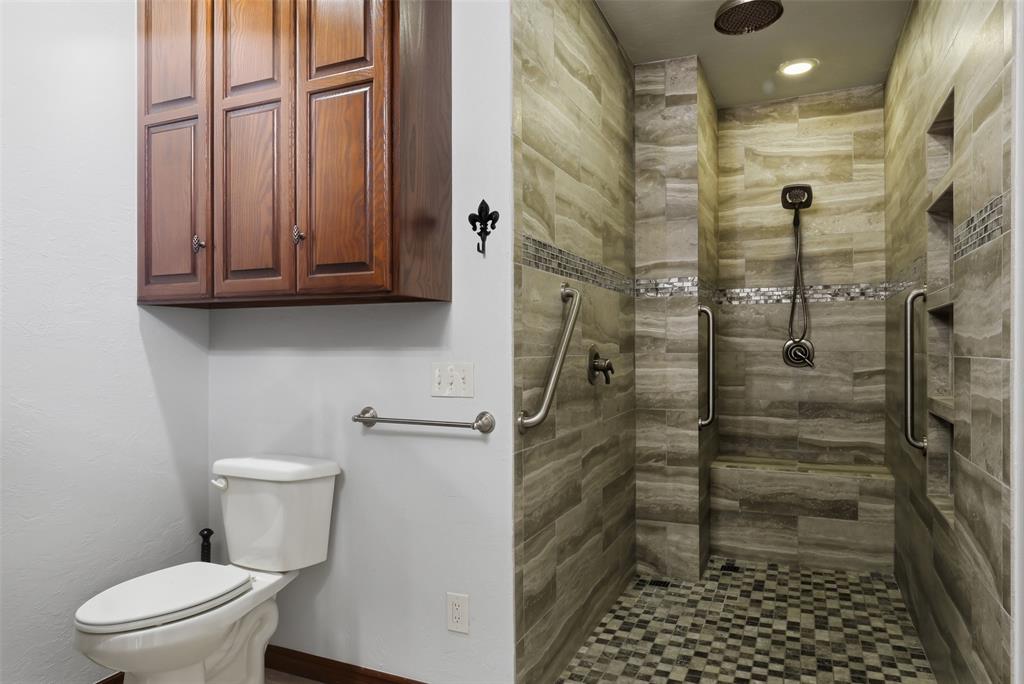 8204 Brownsville Lane Property Photo 25